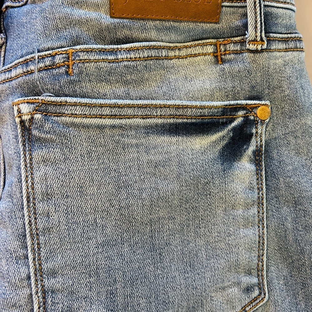 Judy Blue Dad Jean 11/30 High Rise Straight Leg Distressed Hidden Pocket - Picture 8 of 11